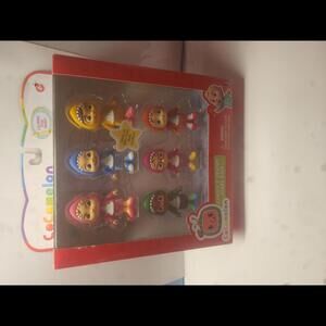 CoComelon Family & Friends Shark Pack - 6 Figurines Set